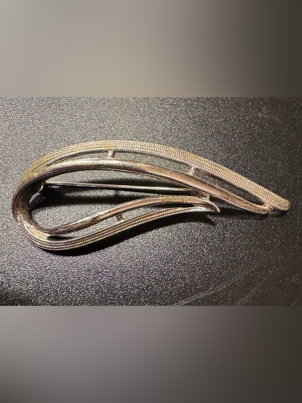 Sarah Coventry Silver-Tone “Stunning”Brooch